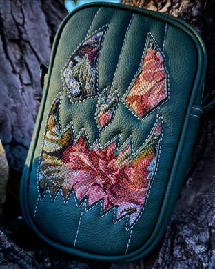 Handcrafted: Side Bag Green and Floral tapestry