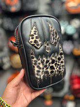 Load image into Gallery viewer, Handcrafted: Side Bag Black and Leopard print